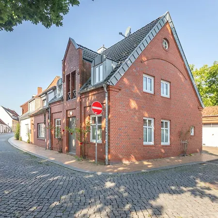 Luette Huus - 1 *